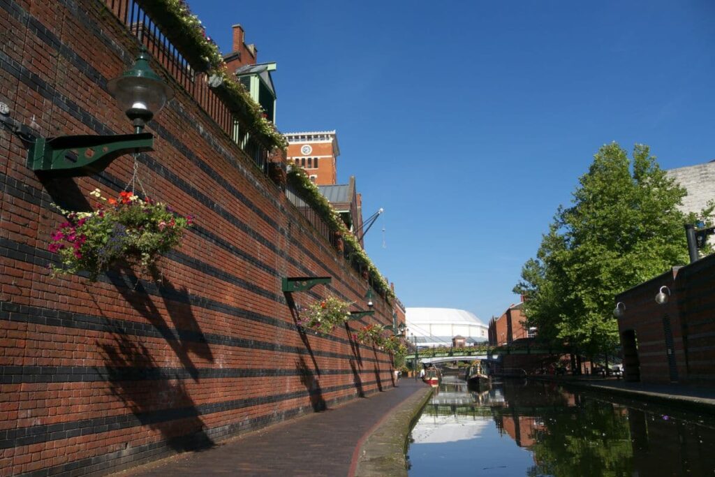 Brindleyplace canals in Birmingham City Centre, served by Asif Kola Realty® - Estate Agent in Birmingham City Centre.